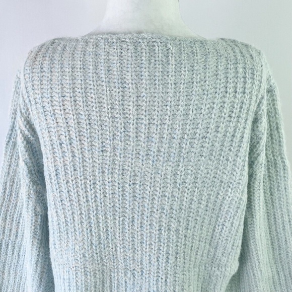 New Lumiere Bell Sleeve Boat Neck Soft Knit Sweater Light Blue Size Large - Picture 10 of 14